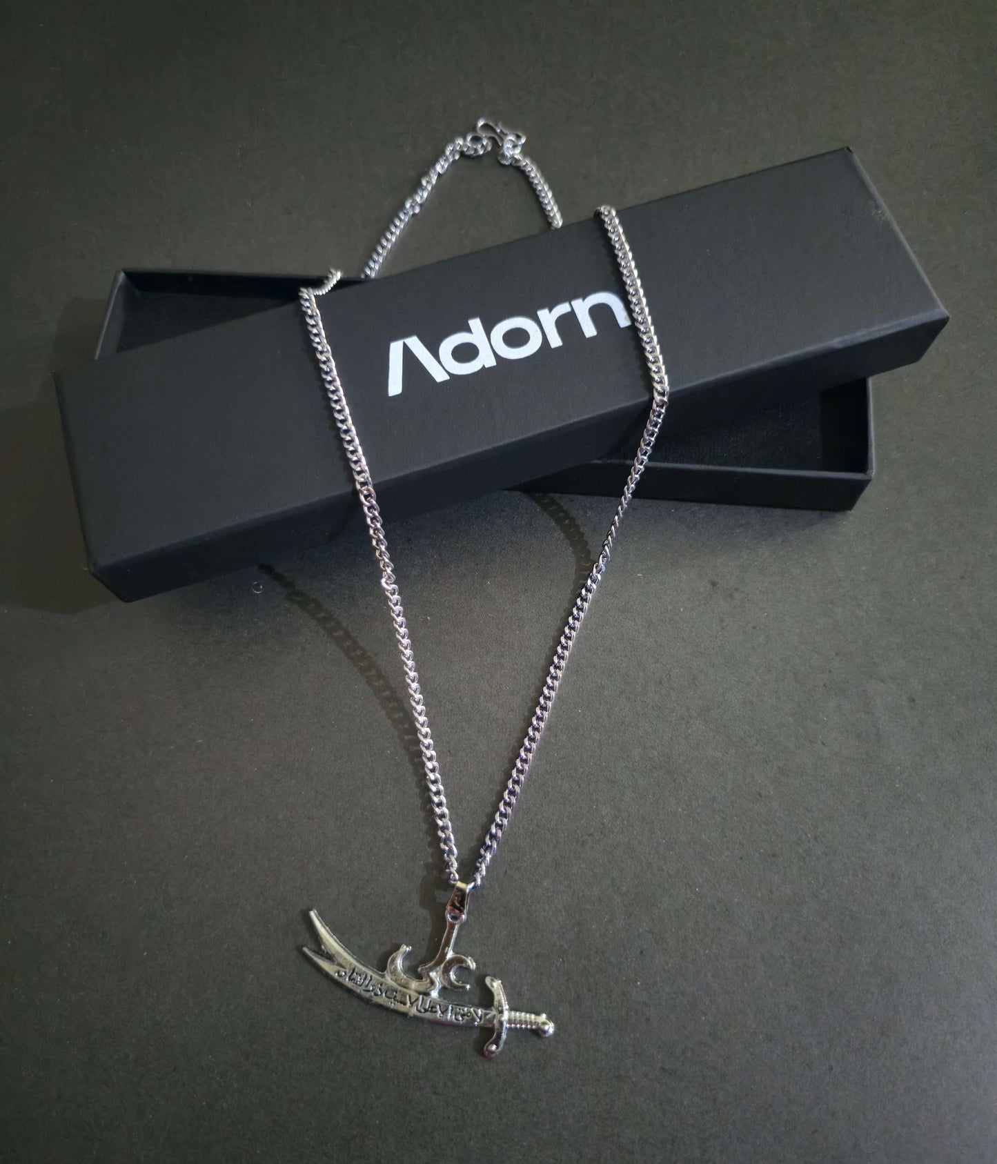 The Warrior’s Edge – Zulfiqar Saber Pendant ⚔️